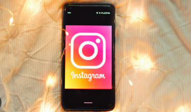 Adrianaxx18: Social Media Profile